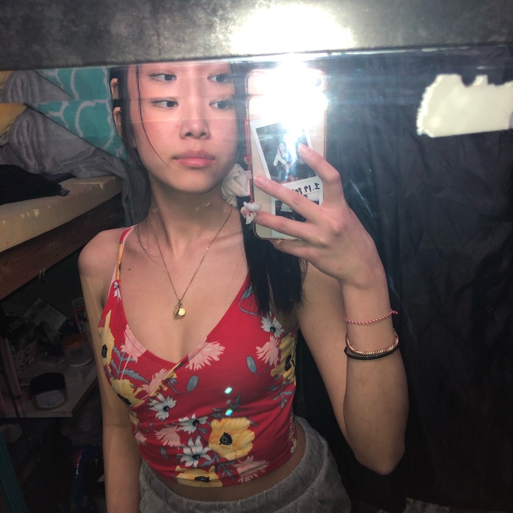 Flowery crop top 🌸 🌻